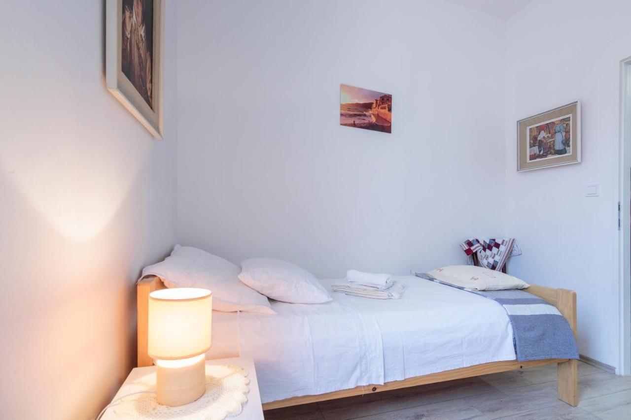 Apartment Esa Komiža المظهر الخارجي الصورة