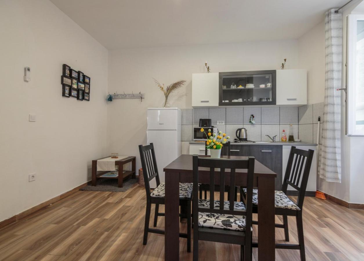 Apartment Esa Komiža المظهر الخارجي الصورة